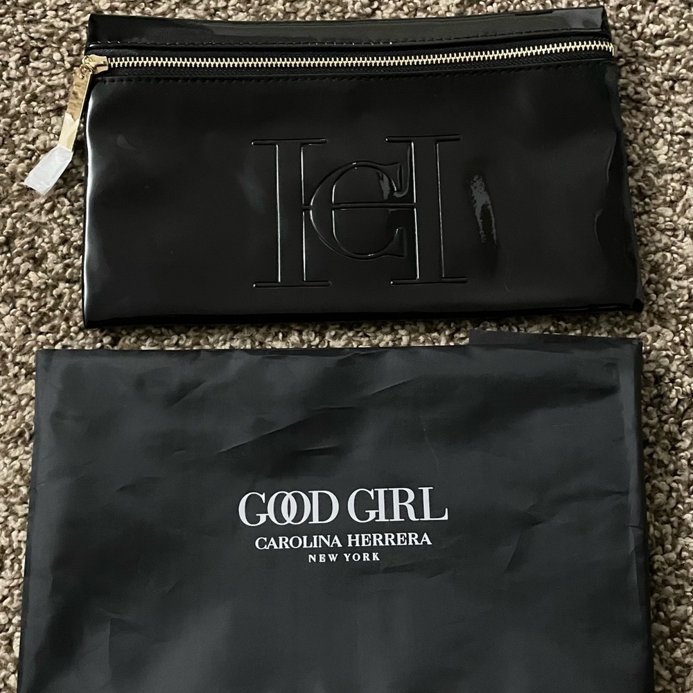 Carolina Herrera makeup pouch 💕